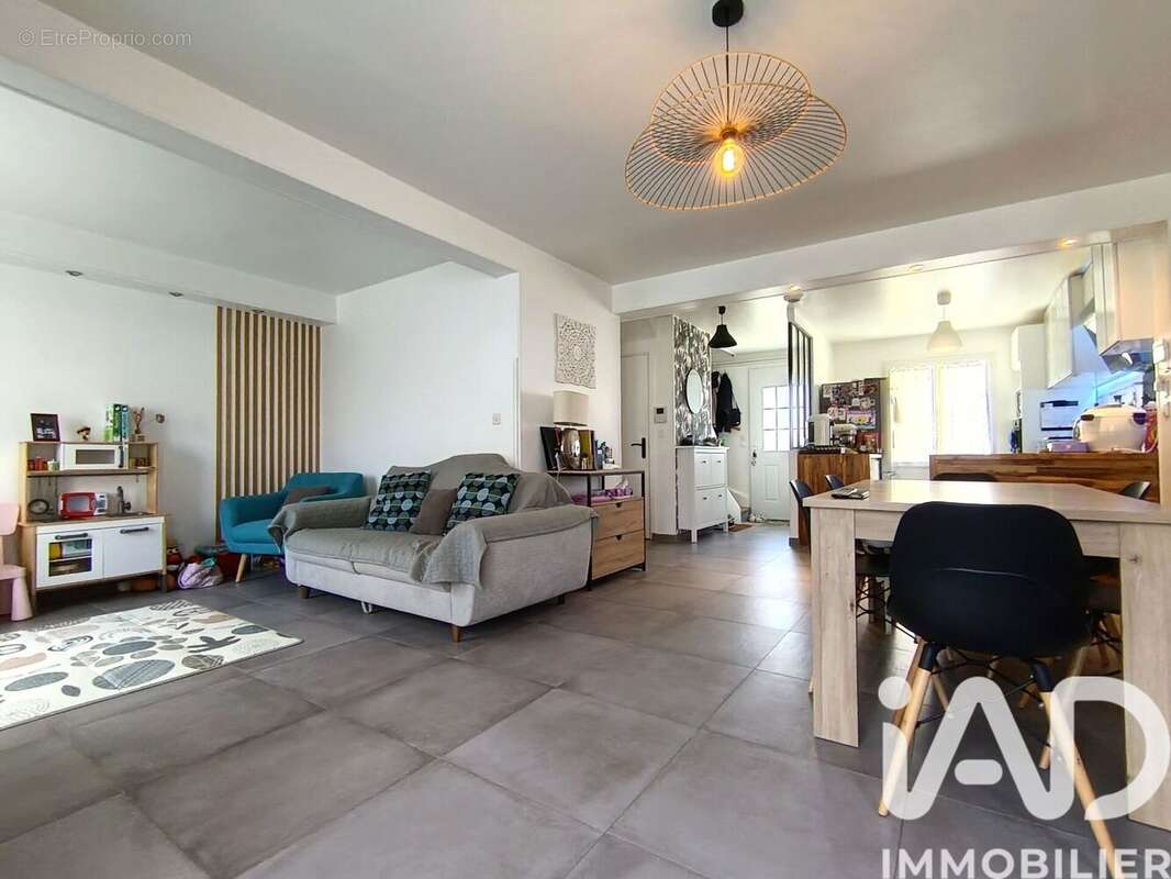 Photo 6 - Maison à VERT-SAINT-DENIS