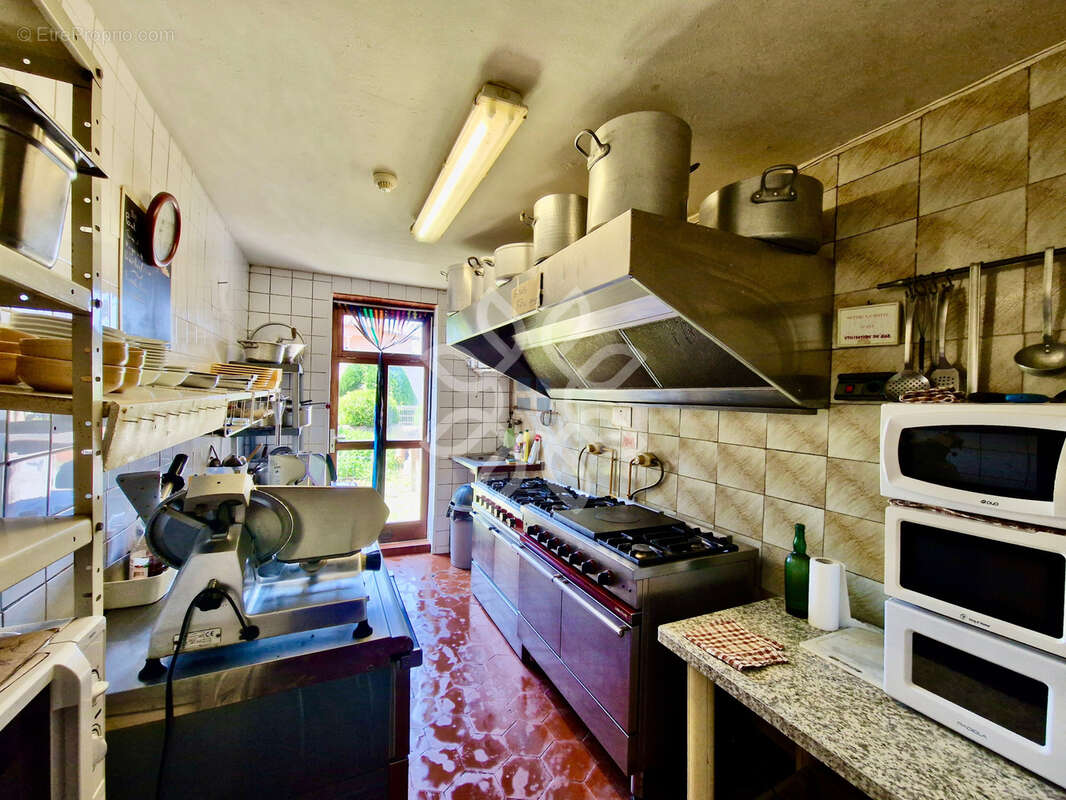 Maison à SAINTE-EUGENIE-DE-VILLENEUVE