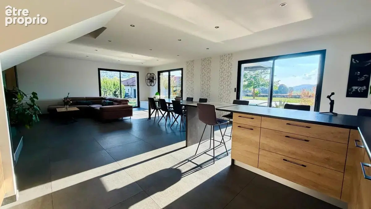 Maison À Vendre - Montferrat – Maison contemporaine avec piscine et vue dégagée - photo 6