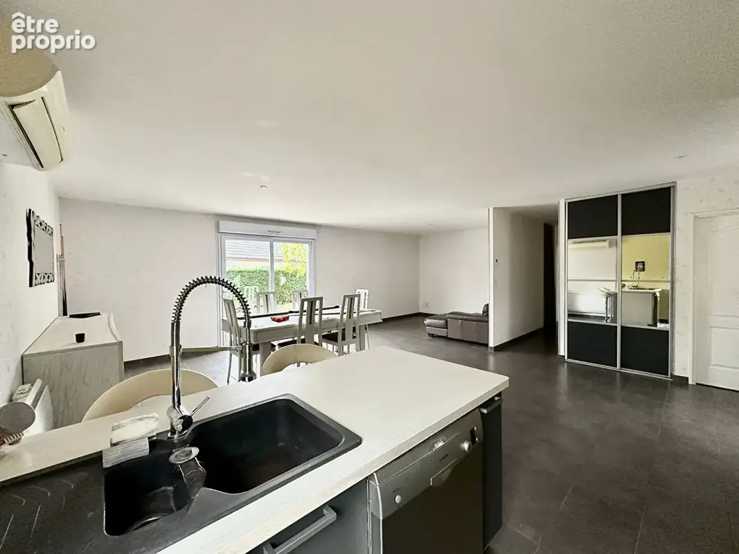 Saint-Pantaléon-de-Larche, plain pied, 3 chambres,100 m2, piscine ! - photo 7