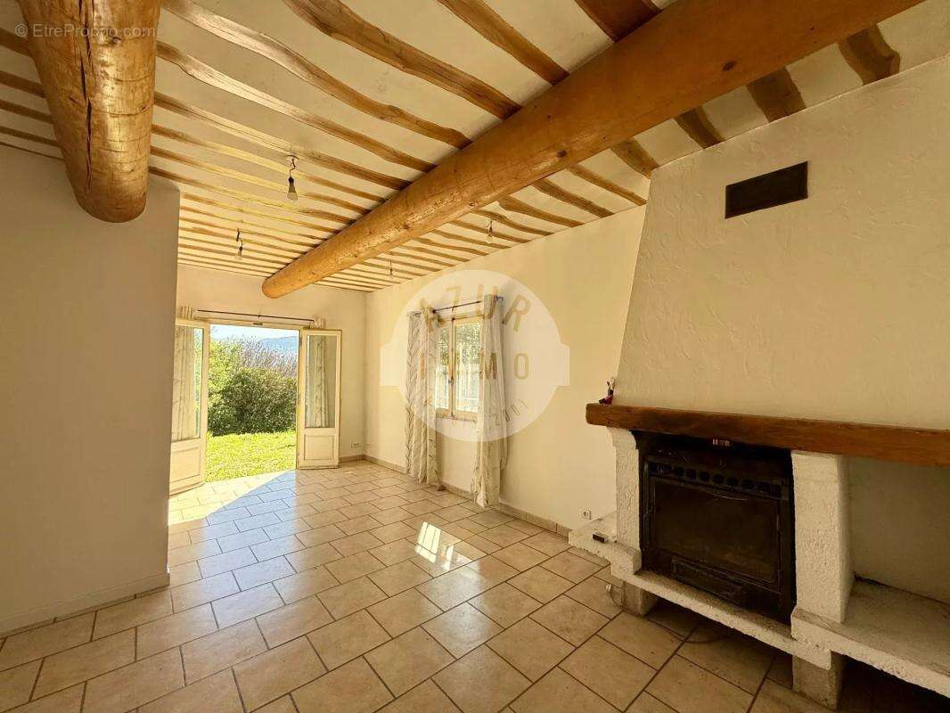 Maison à ROQUEVAIRE