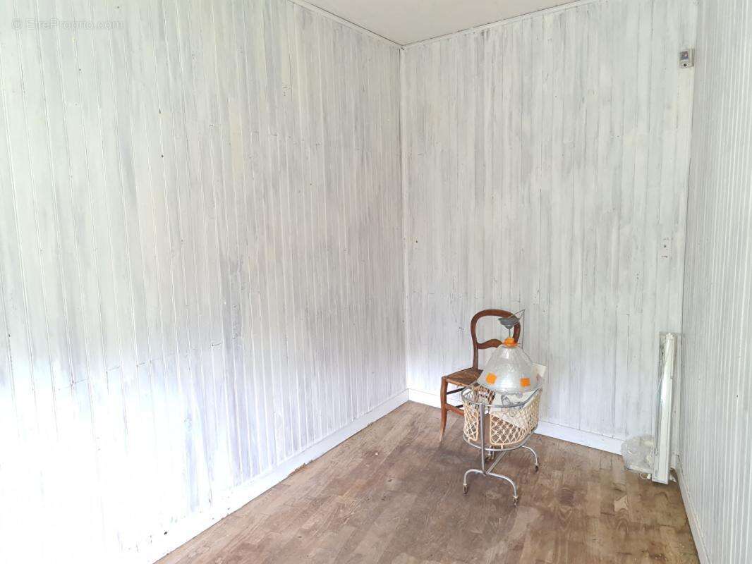 Exclusivité - Le Croisty - Maison de 135.36 m2 - 6 pièces - 3 chambres  -  Jardinet 20 m2 - Prix 125.000 - photo 5