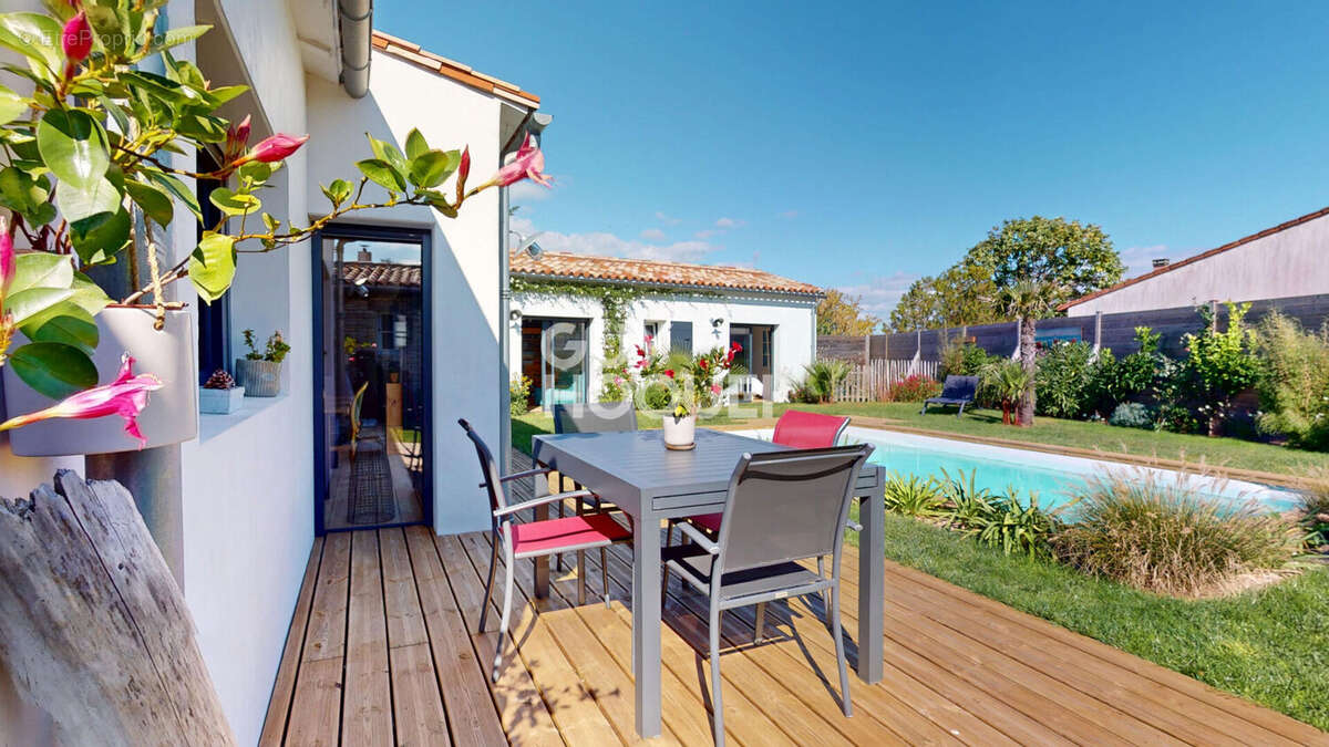 Maison de rêve à La Flotte - Un havre de paix à vendre - photo 6
