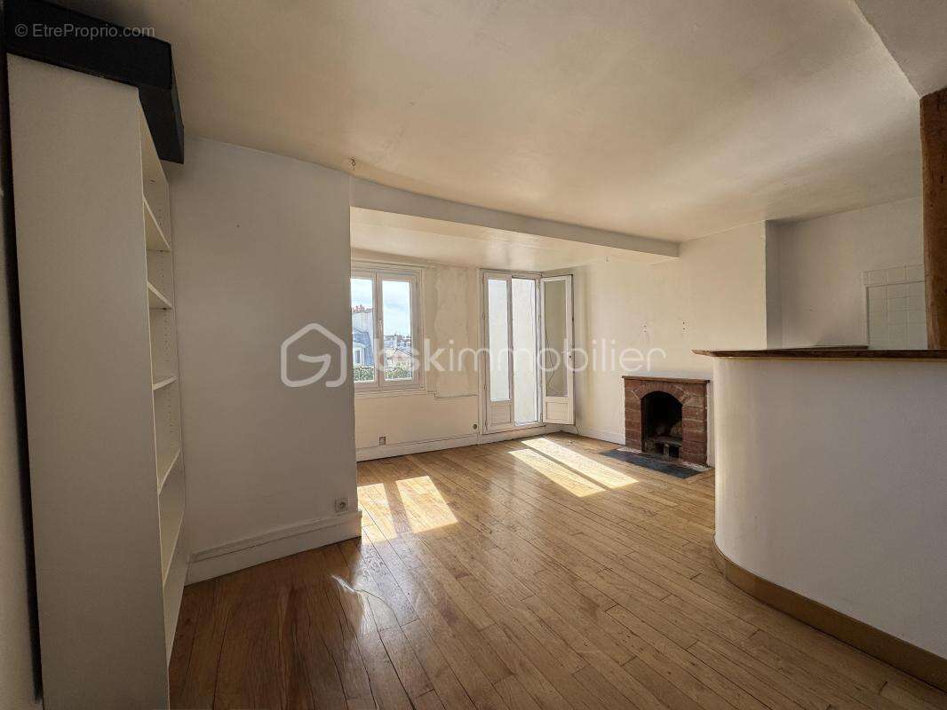 Appartement à PARIS-1E