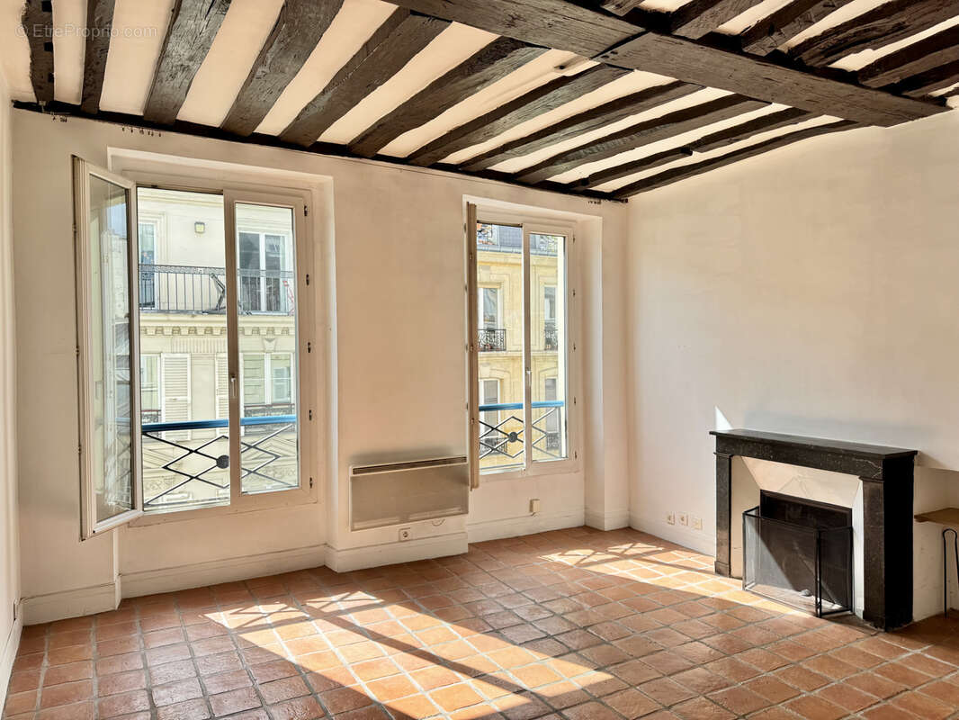 Appartement à PARIS-3E