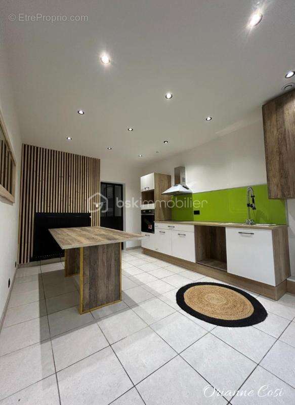 Maison à LA MOTTE-D'AVEILLANS