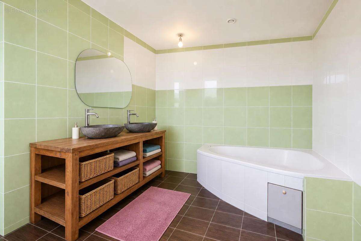 Maison lumineuse de 153 m² avec jardin à Montélimar - photo 8