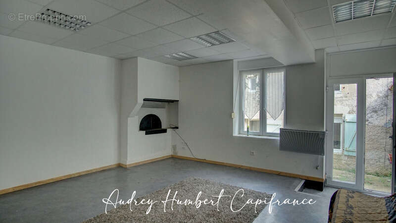 Maison à VIGNEULLES-LES-HATTONCHATEL