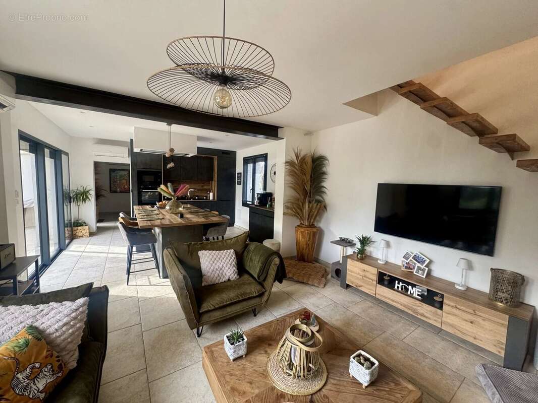 Maison à GARRIGUES-SAINTE-EULALIE
