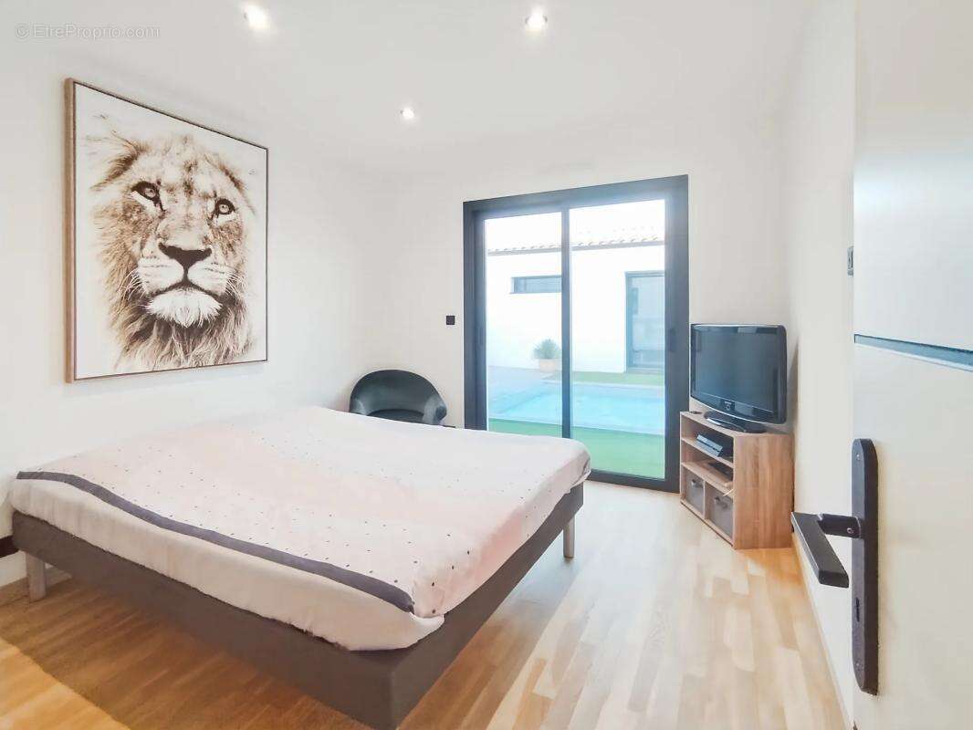 Maison à SAINT-SAUVEUR-D'AUNIS