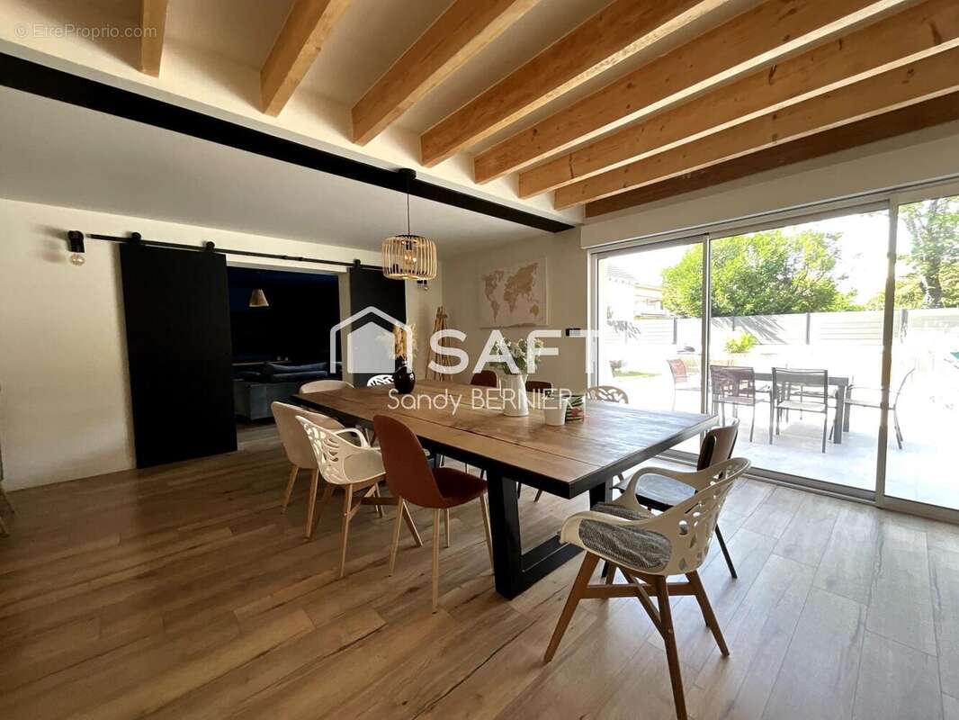 Maison 212 m² à Migne-Auxances  - photo 6