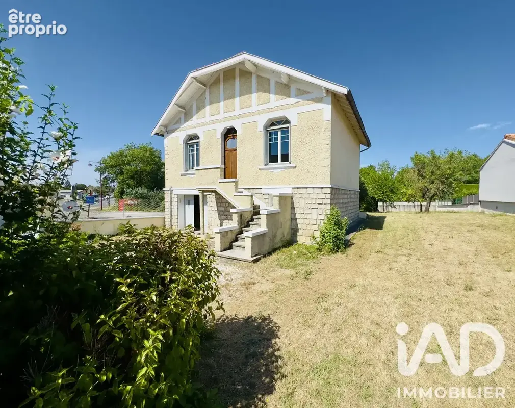 Photo 1 - Maison à LA COURONNE