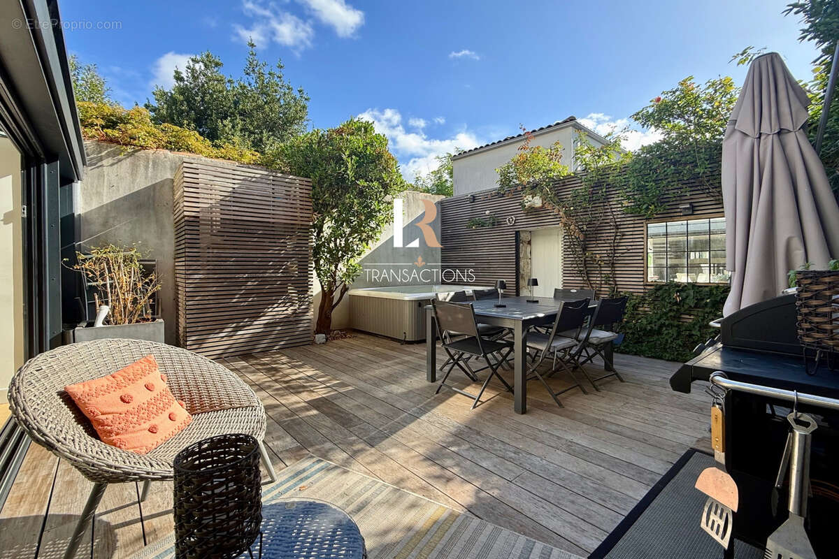 Marché central - Maison unique au design ultra contemporain avec extérieur - photo 10