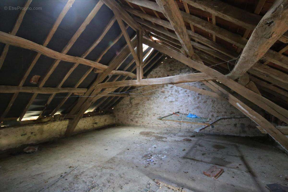 Maison à LAROCHEMILLAY