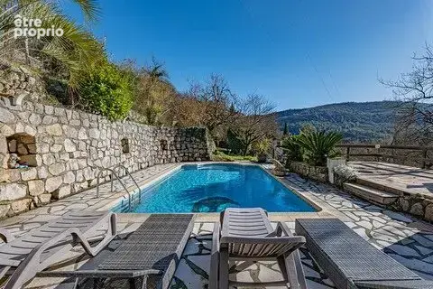 Maison à TOURRETTES-SUR-LOUP