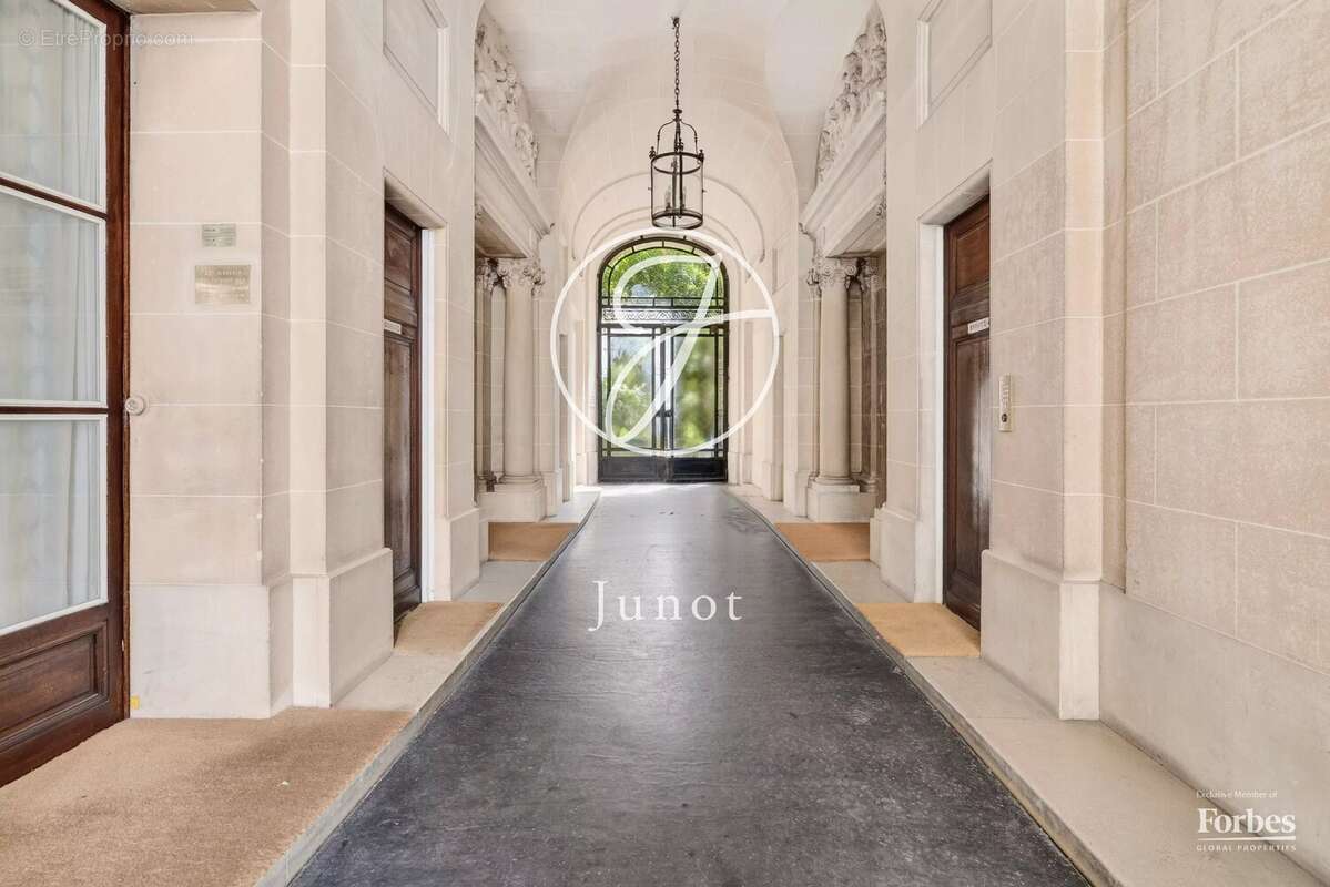 Paris 16e - AUTEUIL - Appartement - 4 pièces - 117,15m² Carrez - 2 chambres - photo 18
