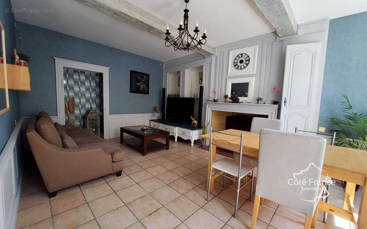 Maison à MONTHERME