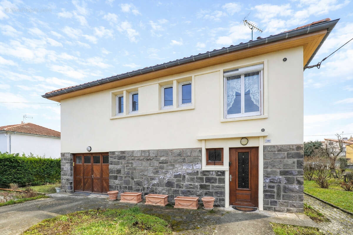 Maison à PONT-DU-CHATEAU