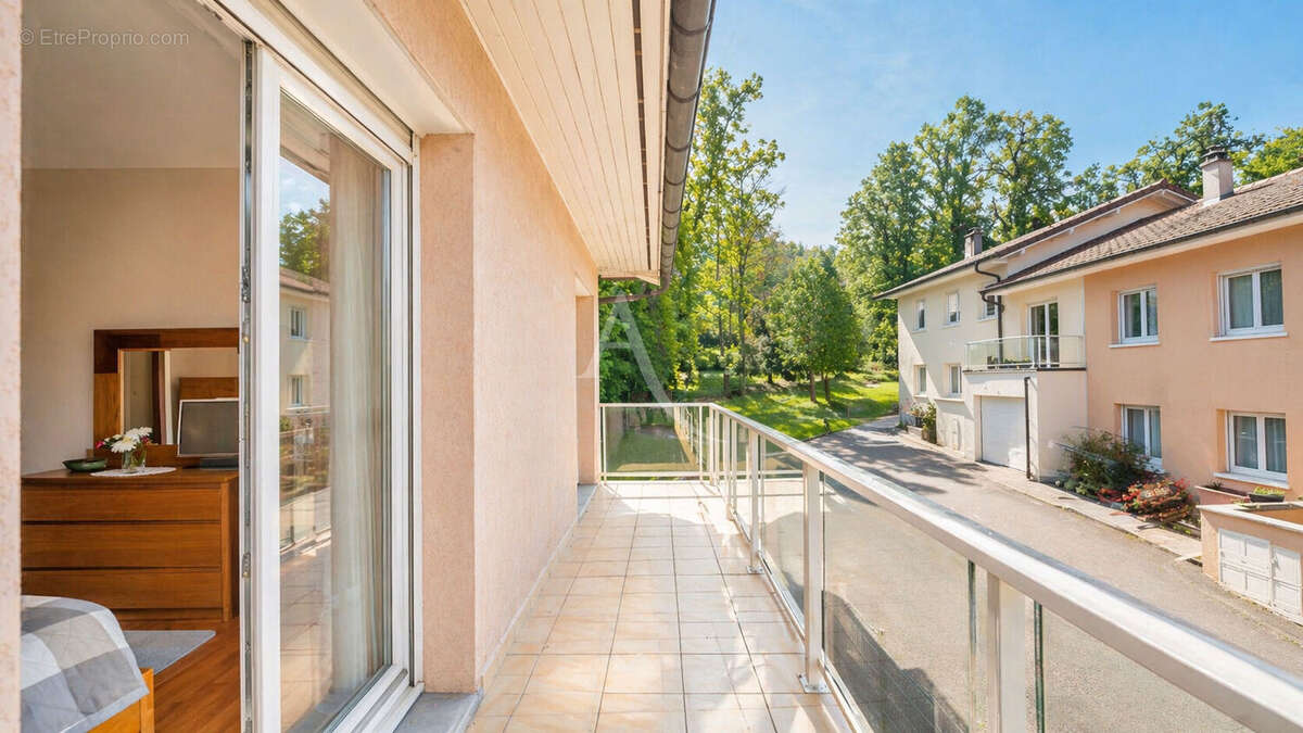 Maison à COLLONGES-SOUS-SALEVE