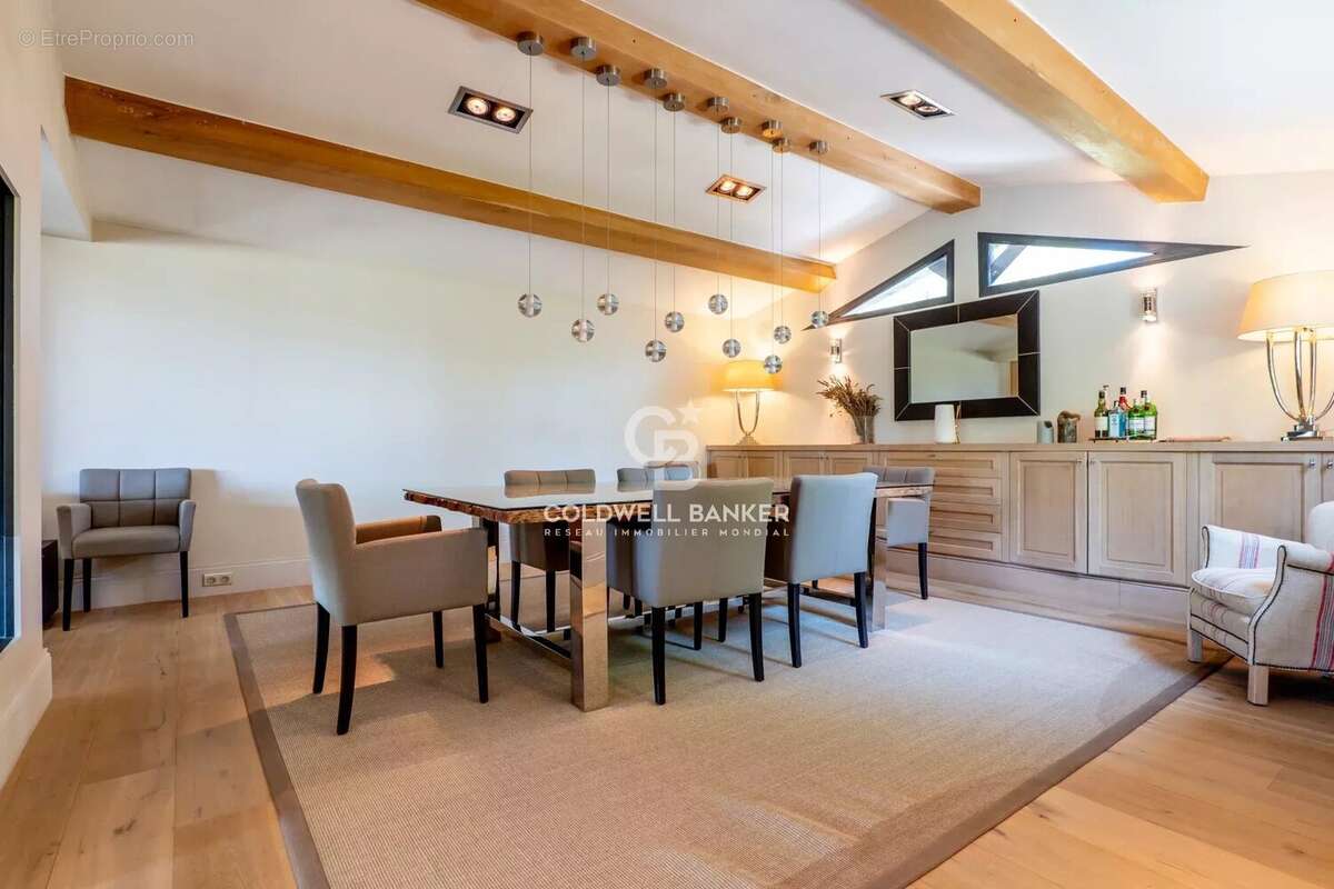 Maison à MOUGINS