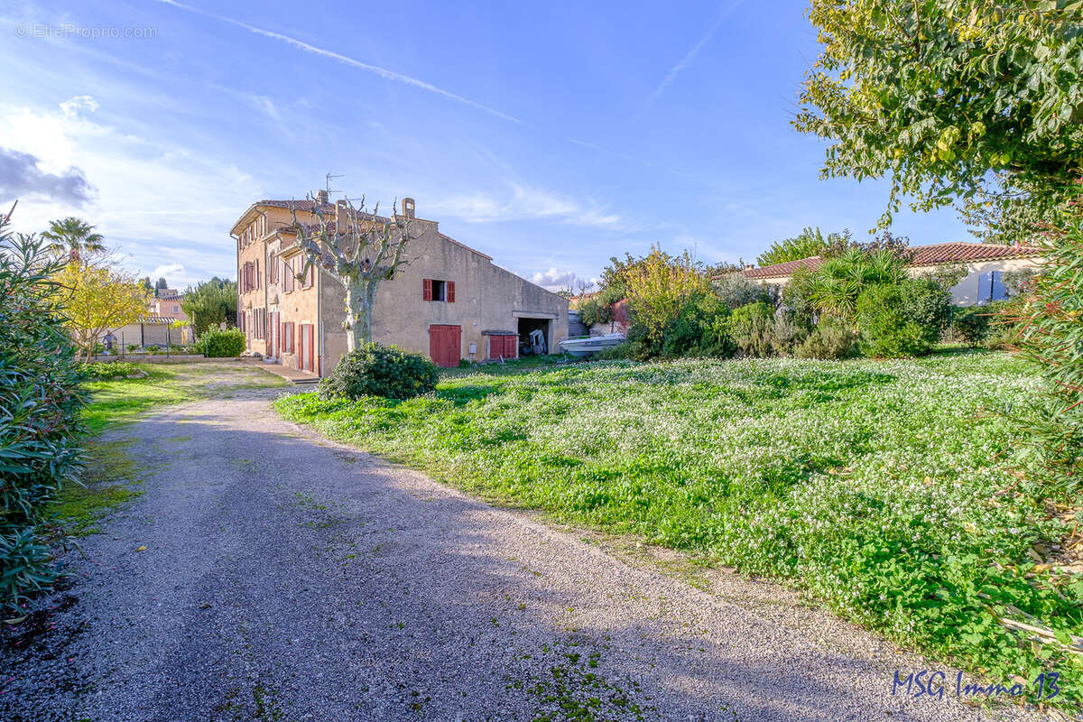 Terrain à MARSEILLE-13E