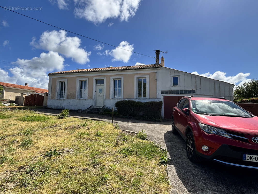 Maison à TONNAY-CHARENTE