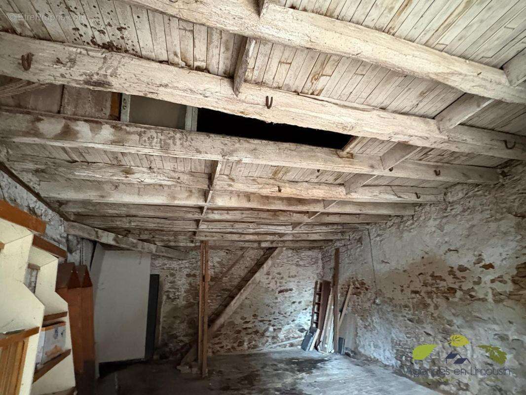 Maison à BUJALEUF