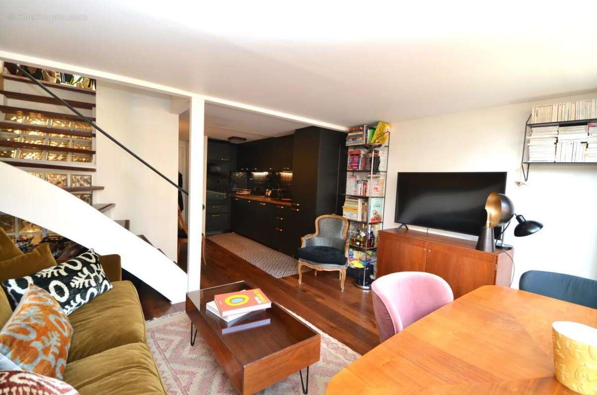 Appartement à PARIS-16E