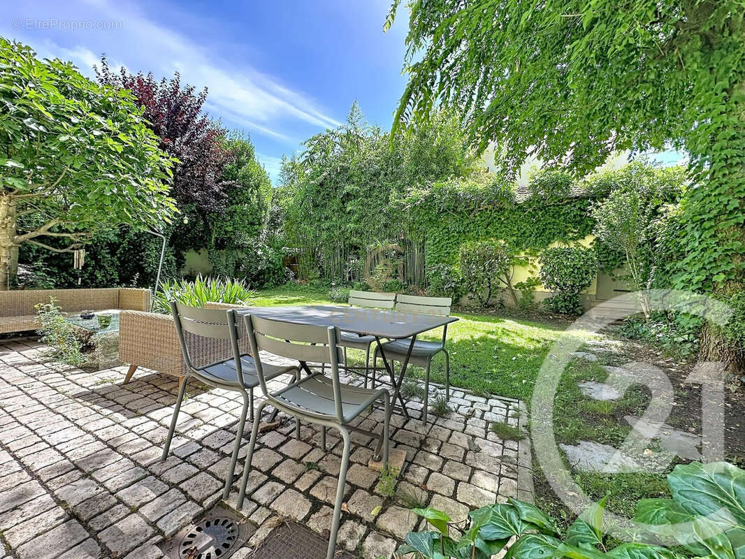 Maison à LYON-8E