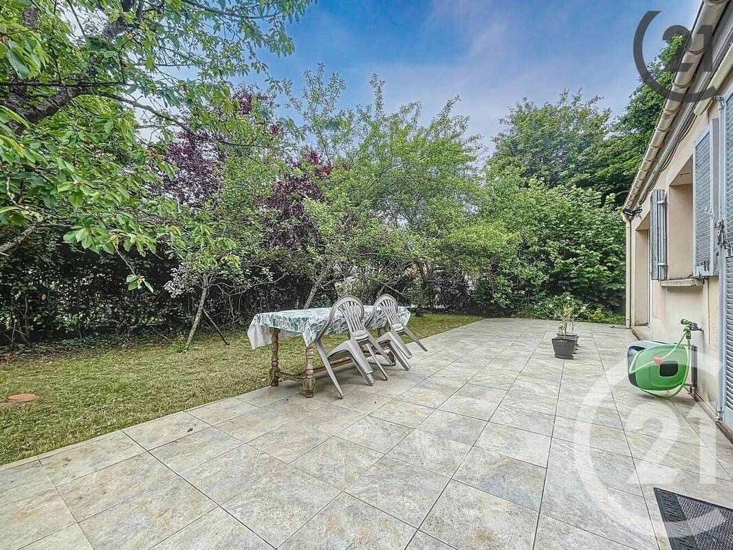 Maison à SAVIGNY-LE-TEMPLE