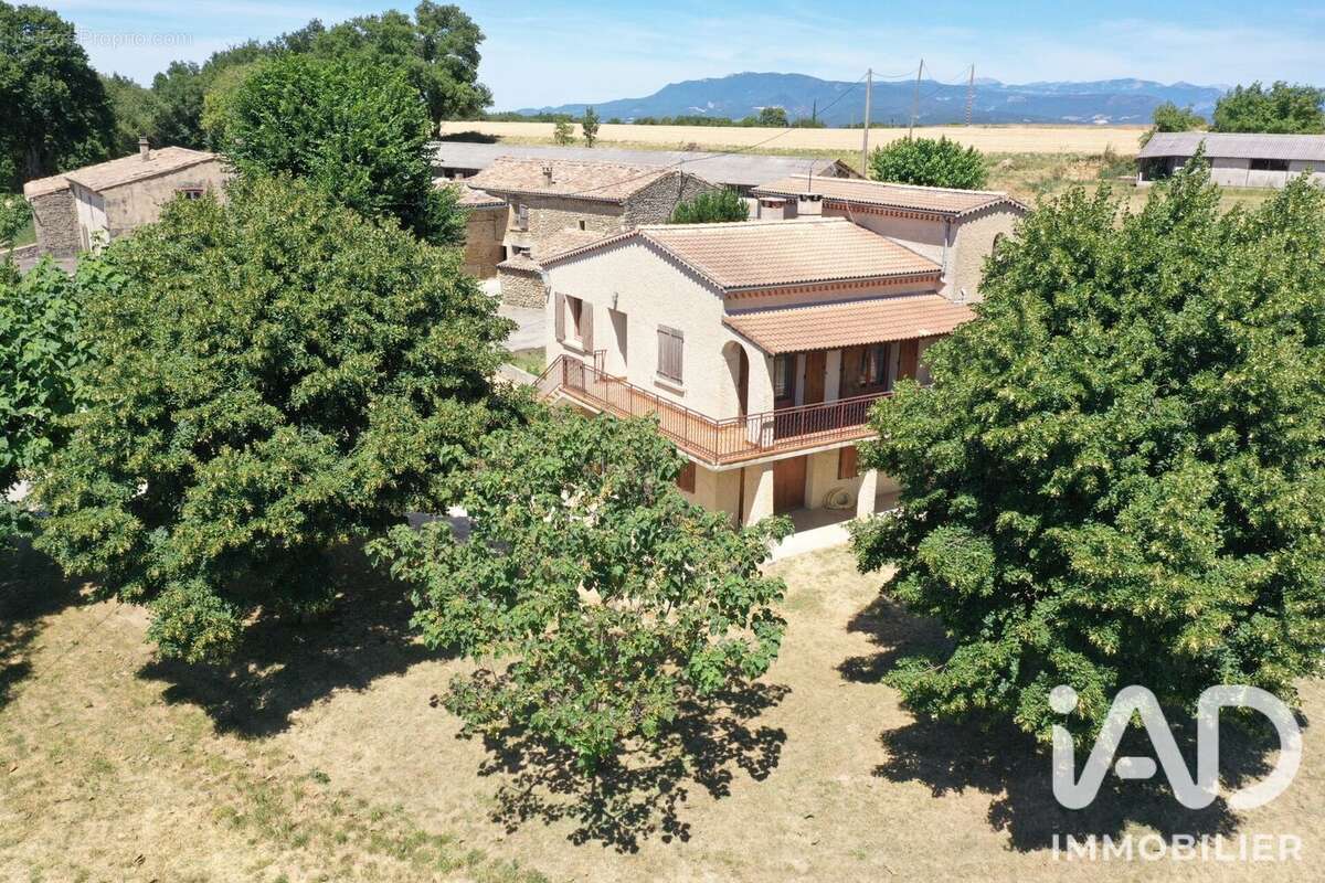 Maison 249 m² à Autichamp  - photo 3