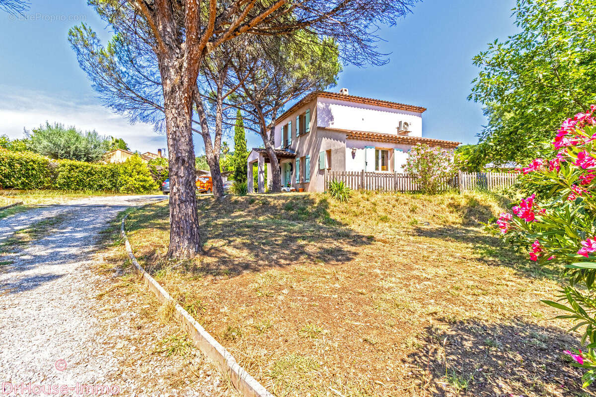 Maison à GASSIN