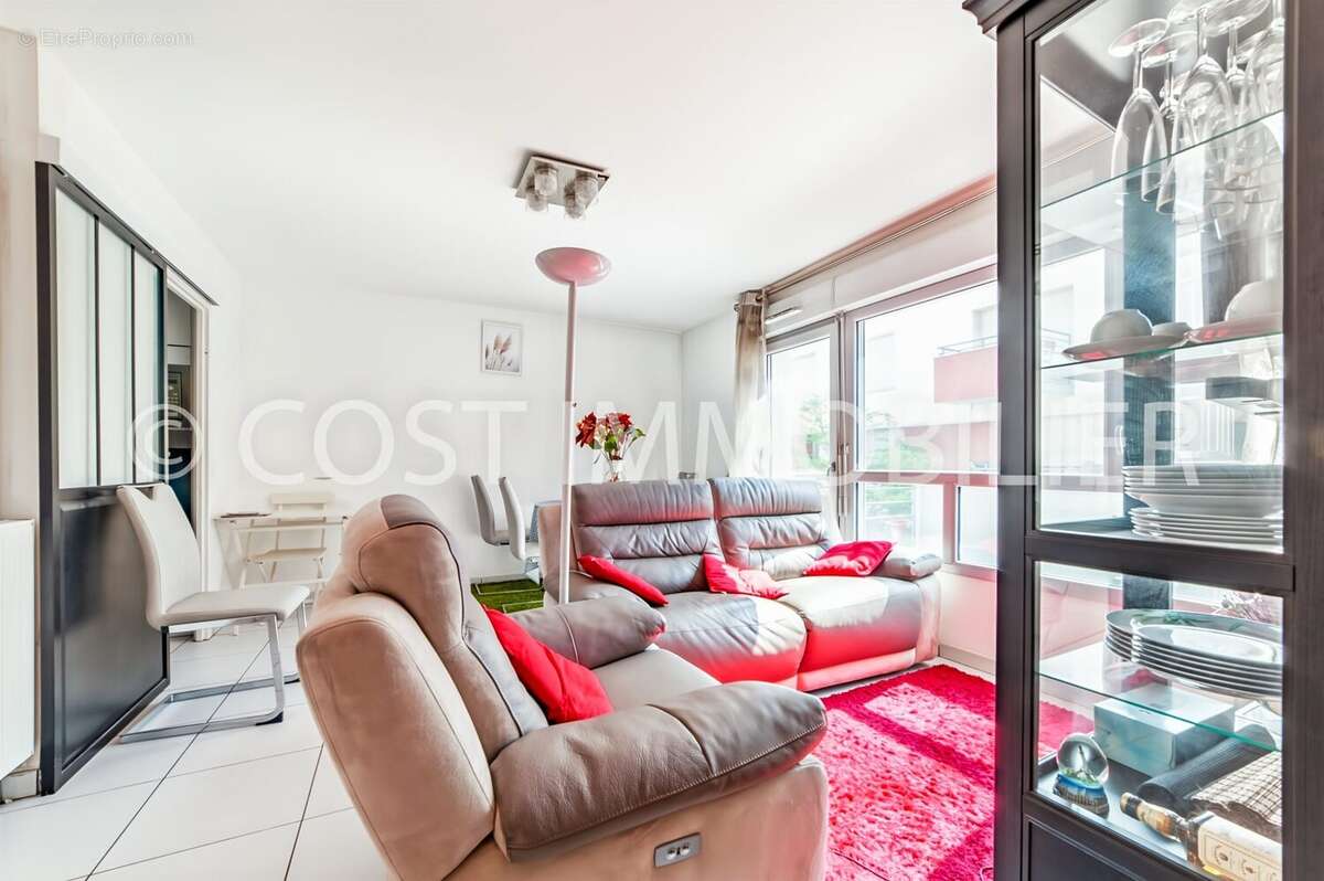 Appartement à GENNEVILLIERS