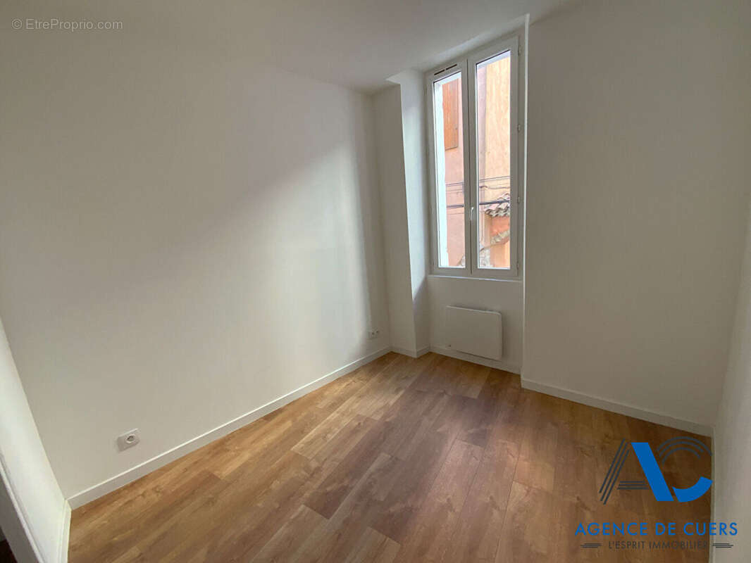 Appartement à CUERS