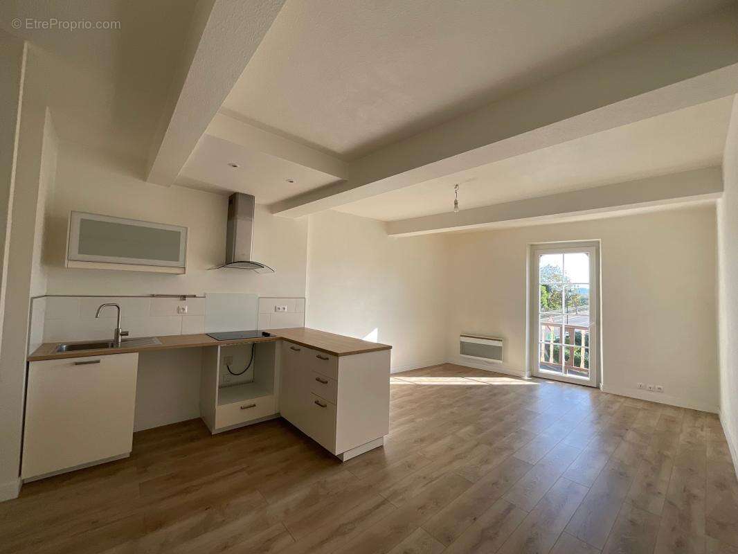 Appartement à CAZERES