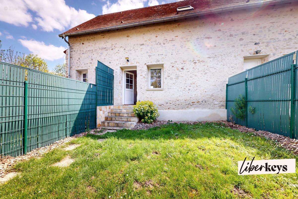 Maison à THOIRY