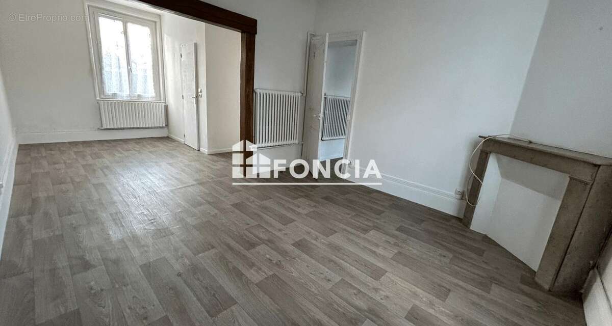 Appartement à CROUY