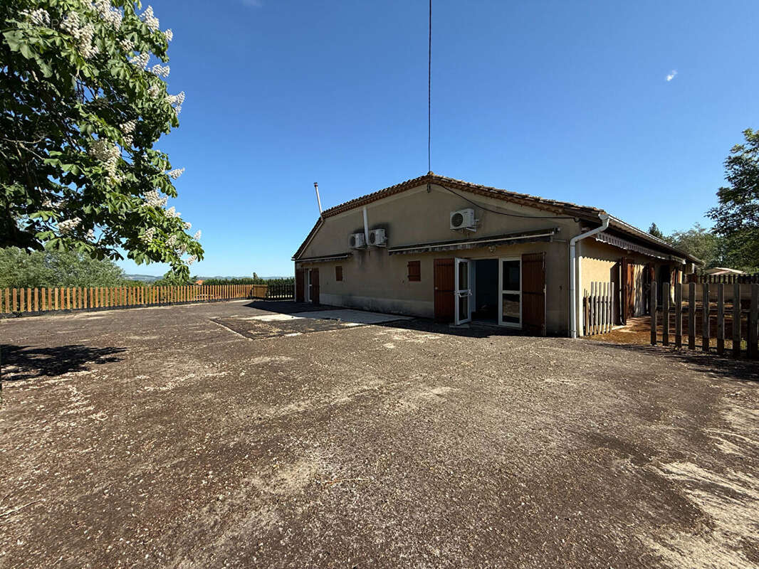 Maison à ALLEZ-ET-CAZENEUVE