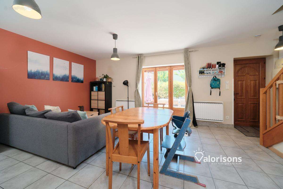 Maison 54 m² à Jons  - photo 10