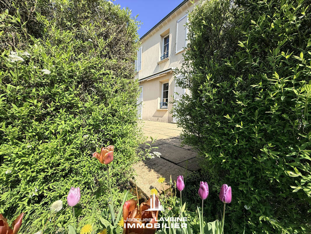 Maison à LONGEVILLE-LES-METZ