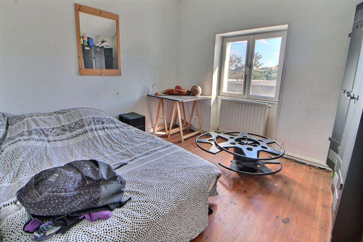 Maison à RENAISON