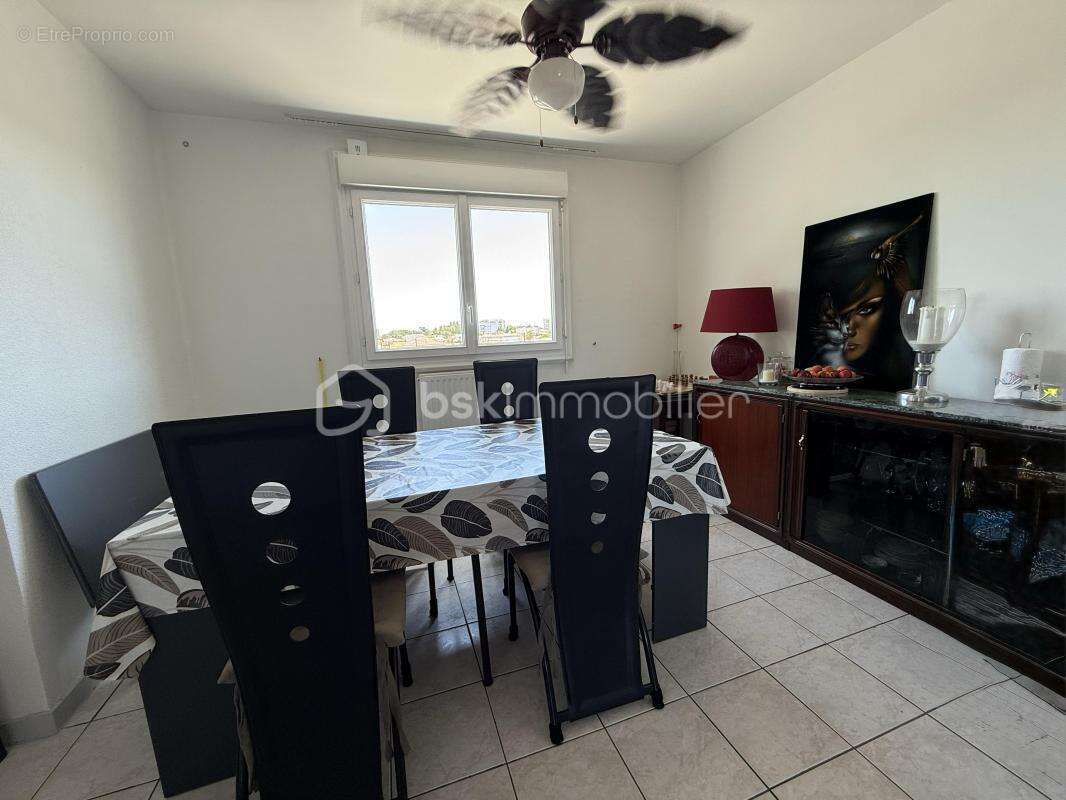 Appartement lumineux cinq pièces avec balcon, garage et cave - ROYAN à 10 minutes à pied de la plage de Pontaillac et du pigeonn - photo 7