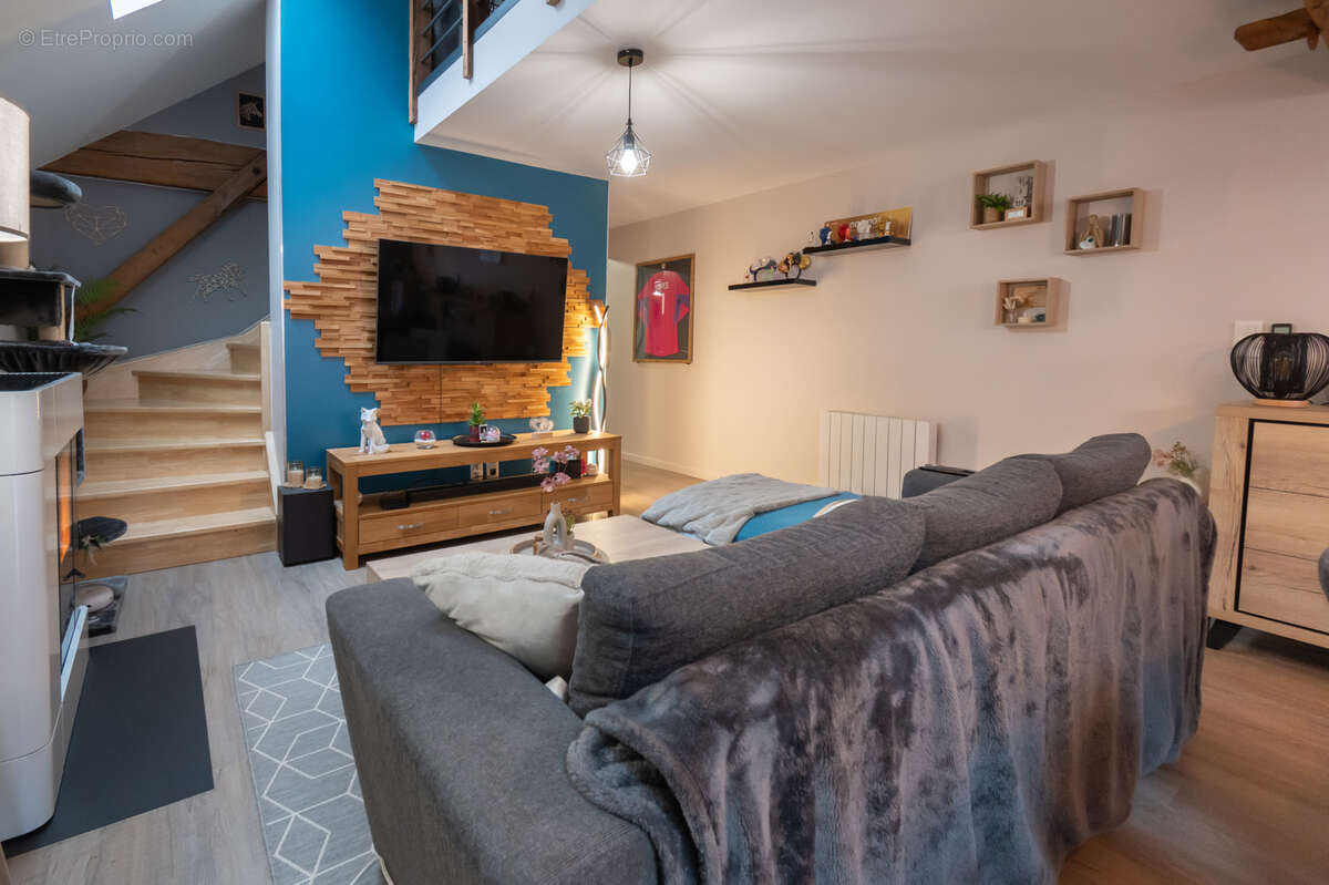 Appartement à FRASNE