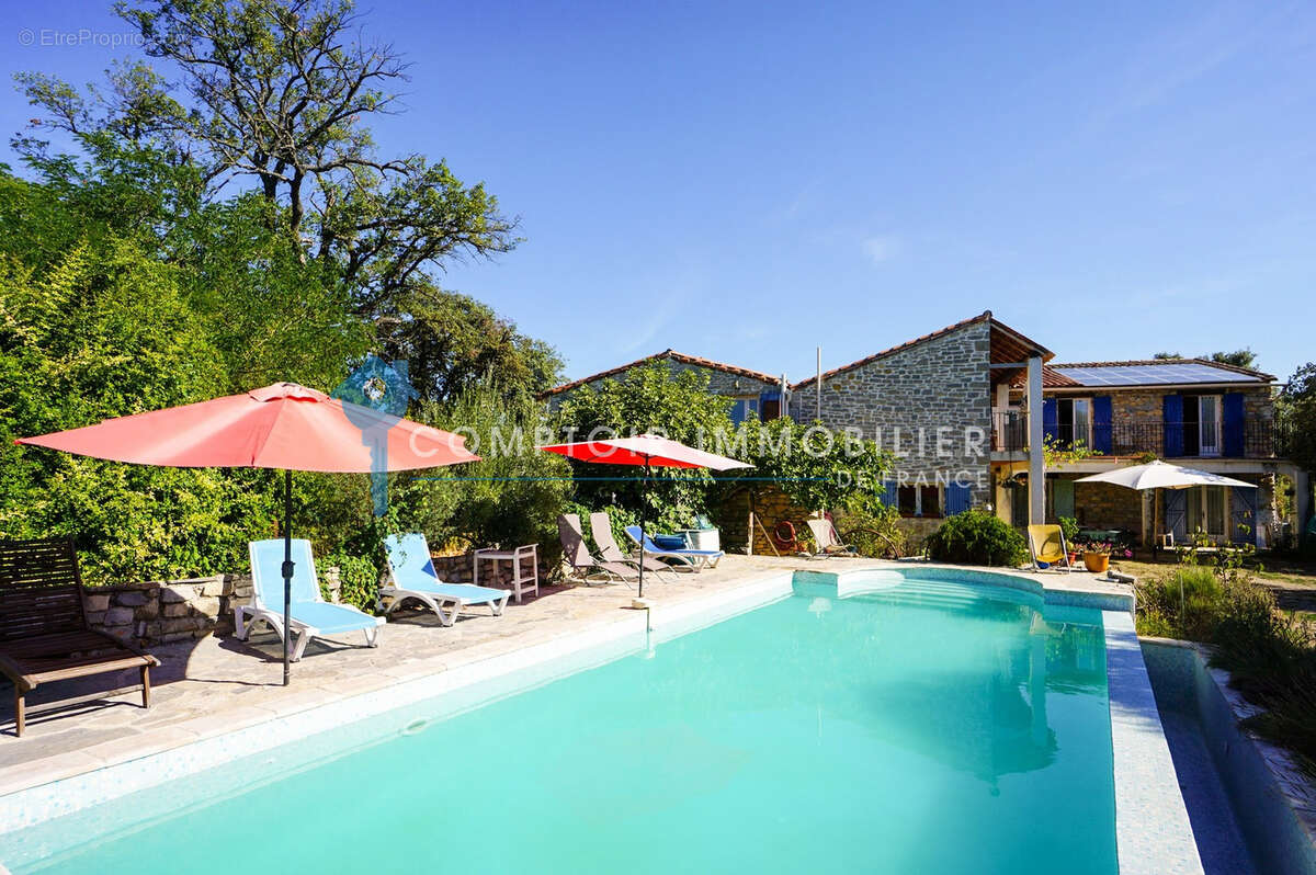 SECTEUR QUISSAC : Propriété comprenant 1 habitation principale et 3 gîtes avec piscine - photo 3