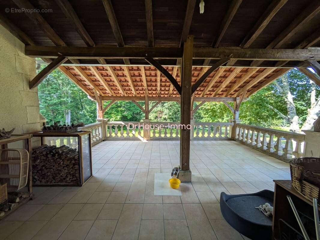 Maison à FRAYSSINET-LE-GELAT