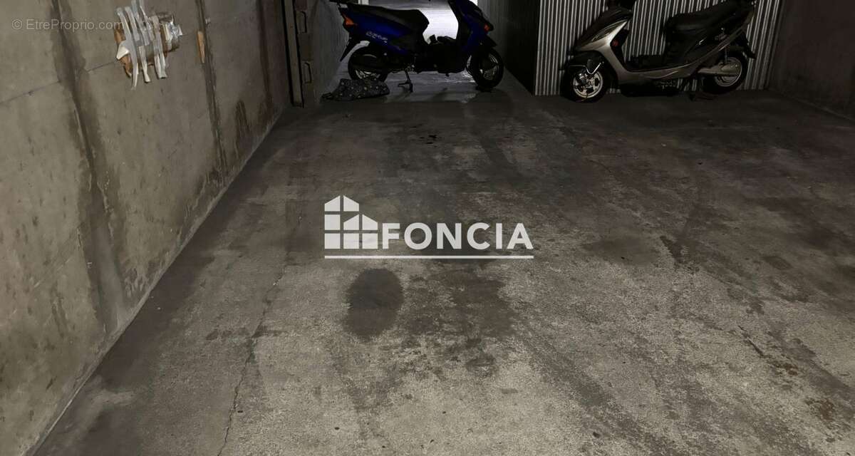 Parking à PARIS-15E