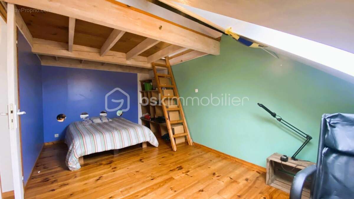 NANTES - Quartier St Jacques : Maison d'env. 200m², 4 chambres, garage et jardin - photo 13
