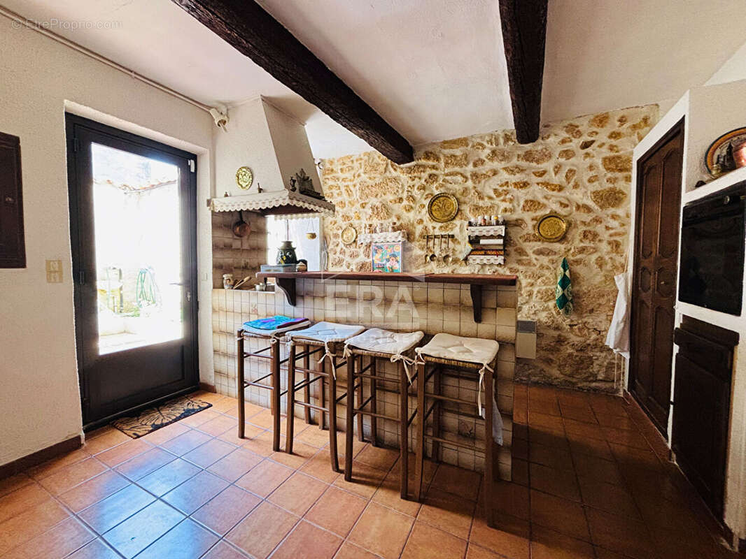 Maison 214m² à saint-mitre-les-remparts - photo 5