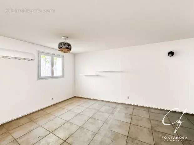 Saint-Raphael exclusivité maison divisée en 2 appartements - photo 17