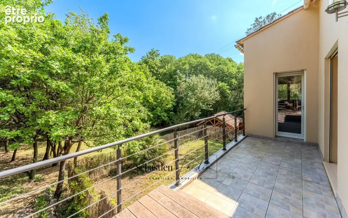 Domaine à vendre à Rousset à 15 minutes d'Aix-en-Provence - 8 000 m² - plusieurs logements - 262 m² habitables - calme absolu -  - photo 42